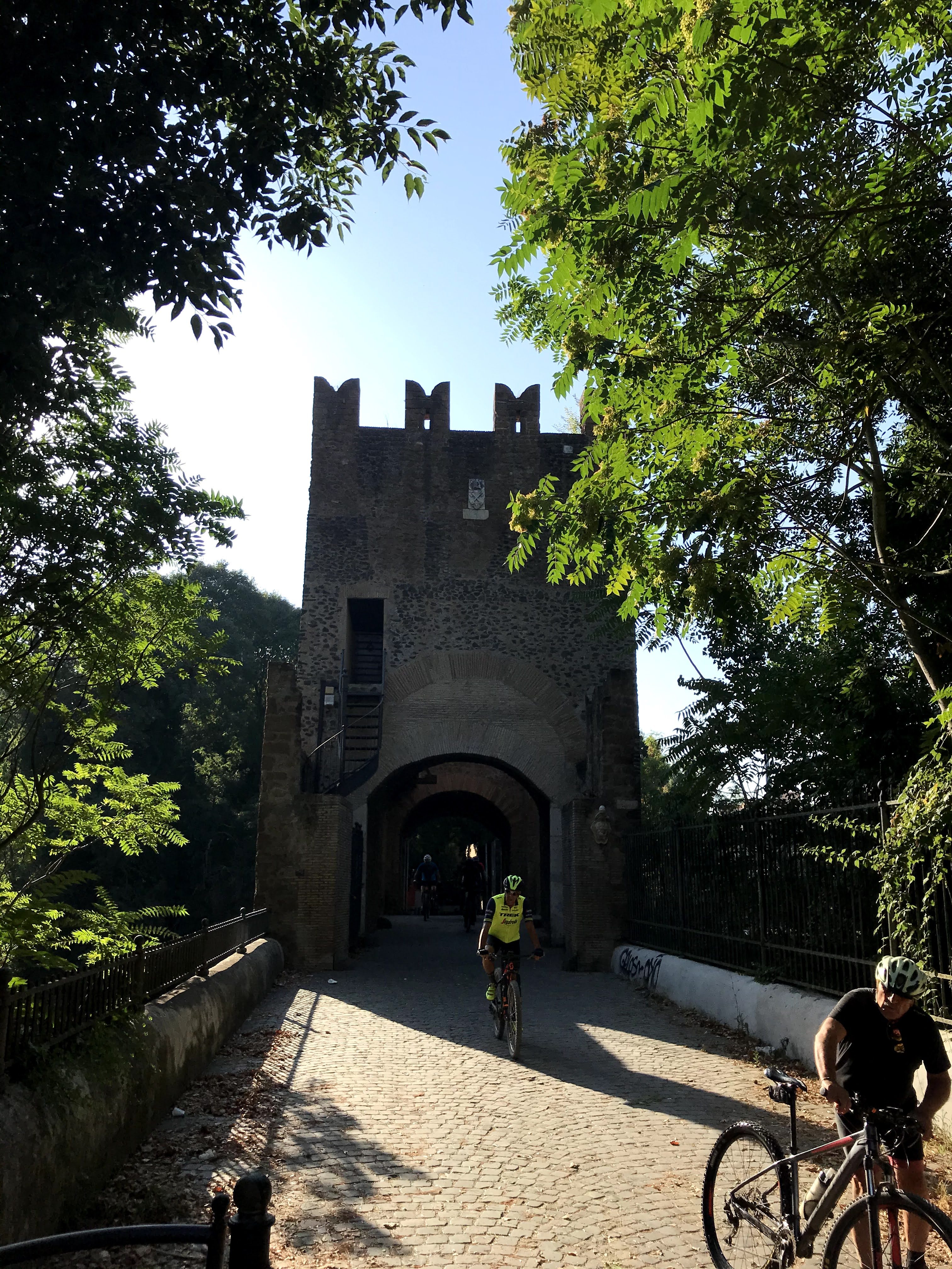 FOXBIKE - Adventure in a Castle | FoxTrail